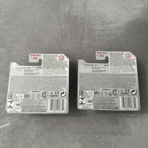 Hot Wheels '15 Mazda MX-5 Miata lot of two mainlines