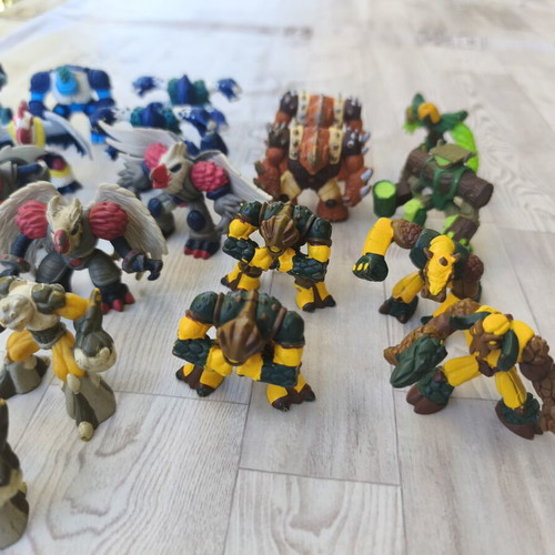 Gormiti figures, pack of 27