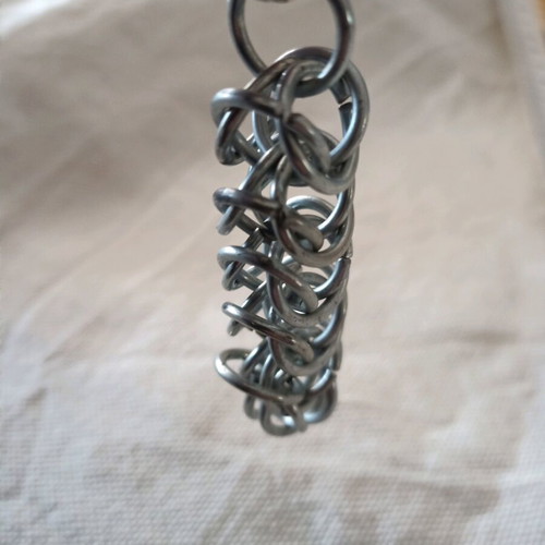 Steel keychain like new, box knot