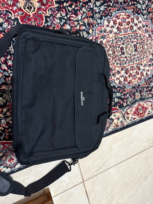 Manhattan laptop bag used in good condition