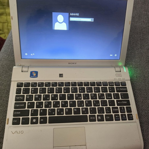 Sony Vaio VPCYB3V1E laptop used, 11.6-inch HD, AMD Dual-Core