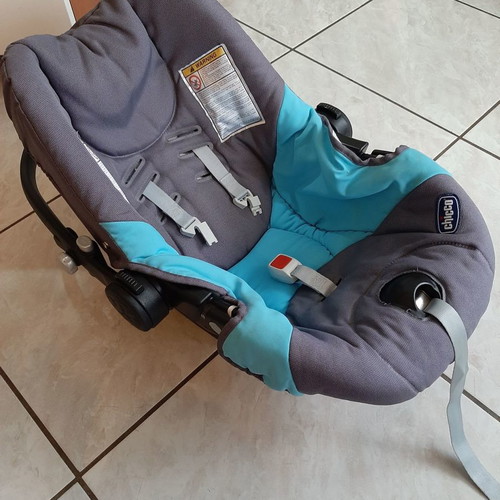 Chicco baby car seat used, like new