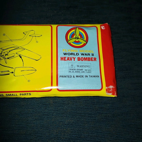 Airplane used, made of foam, 45 cm in packaging