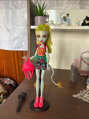Monster High doll like new