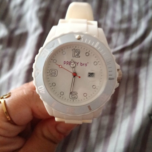 Wristwatch set like new, white and brown, needs battery
