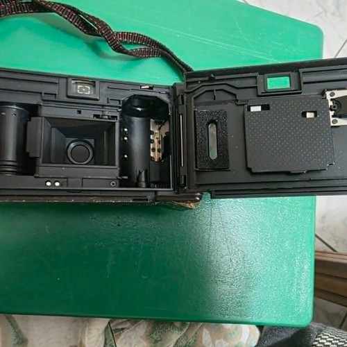 Nikon One Touch 200 retro film camera, 35mm lens, 5-zone autofocus