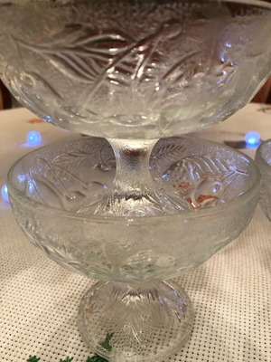 Ice cream glasses like new with cheerful fruit designs