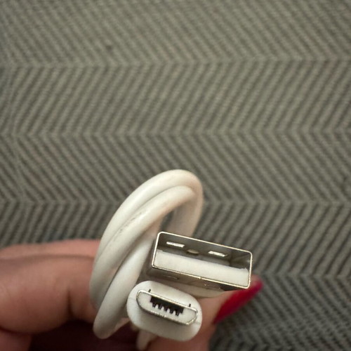 I Luv Bluetooth Earbuds like new