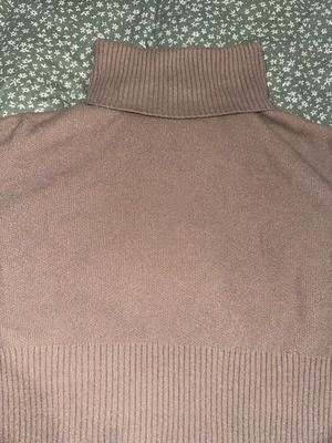 Bershka beige winter turtleneck sweater like new, crop