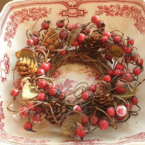 Christmas wreaths like new, pack of 2, natural wood and pine cones