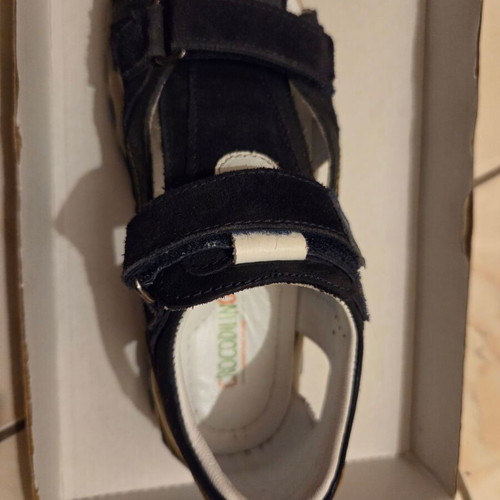 Crocodilino sandals size 33 blue like new for boys