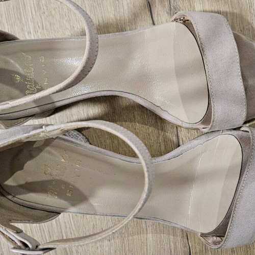 Mairiboo for Envie beige sandals size 37 used