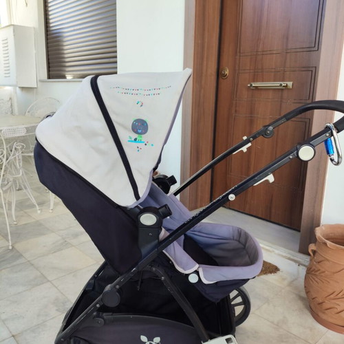 Kangaroo baby set like new with chair, relax and car seat