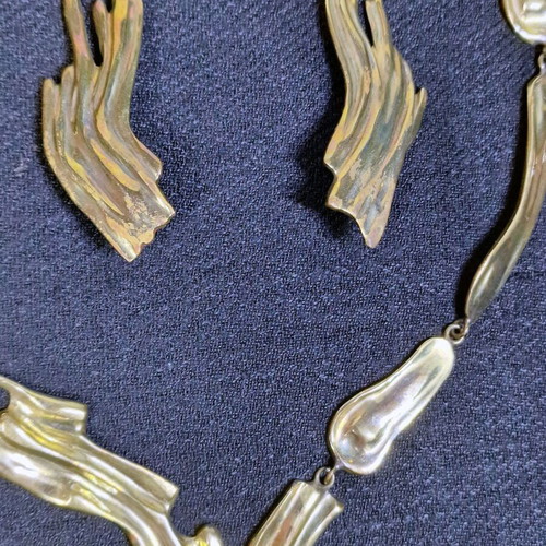 Bronze Jewelry Set used with abstract design