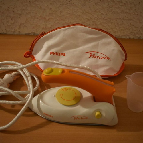 Philips travel steam iron new