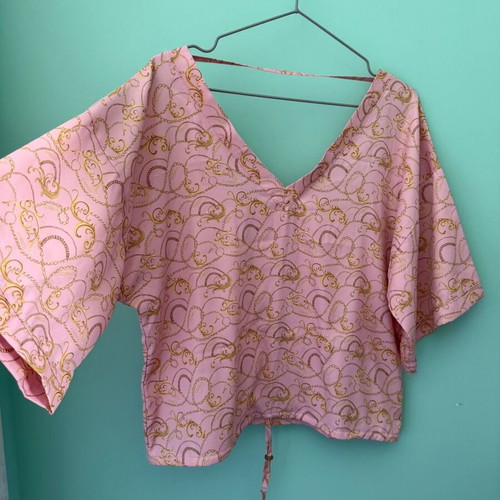 Med satin short sleeve pajama set with shorts like new, pink and gold