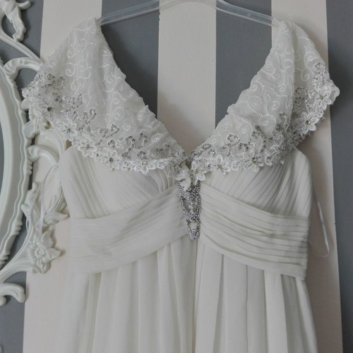 Wedding dress new, size XL, beige with lace and multicolor hem