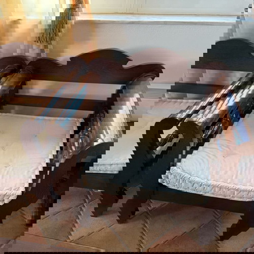 Χειροποίητο σαλόνι σετ με τετραθέσιο καναπέ, 3 πολυθρόνες, 2 σκαμπό και τραπεζάκι με τζάμι σαν καινούργιο