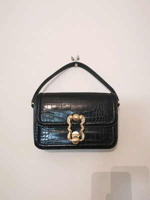 Zara crossbody bag with croco effect and gold clasp like new