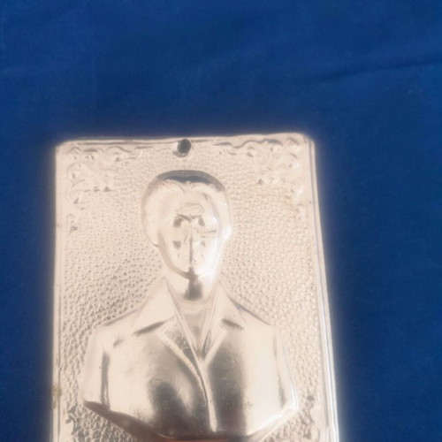 Metal votive new in excellent condition