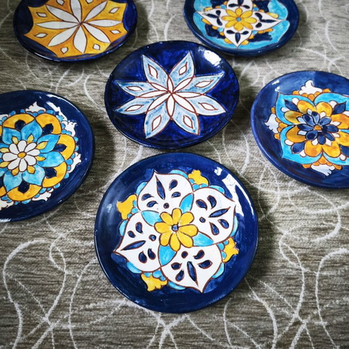 Set of 6 handmade decorative enamel plates like new