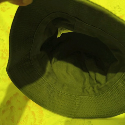 Buget hat in khaki color like new