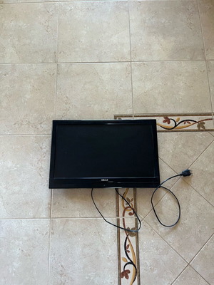 Akai 22" телевизор като нов, с кабел за захранване, без дистанционно