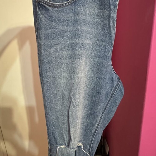H&M Ripped High Waisted Jeans like new, size 5XL, blue