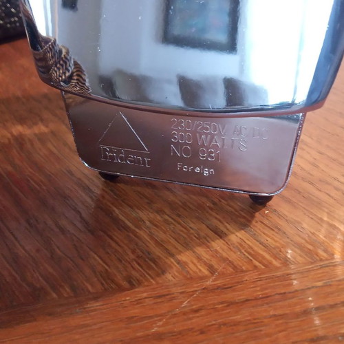 Trident travel iron brand new with leather case