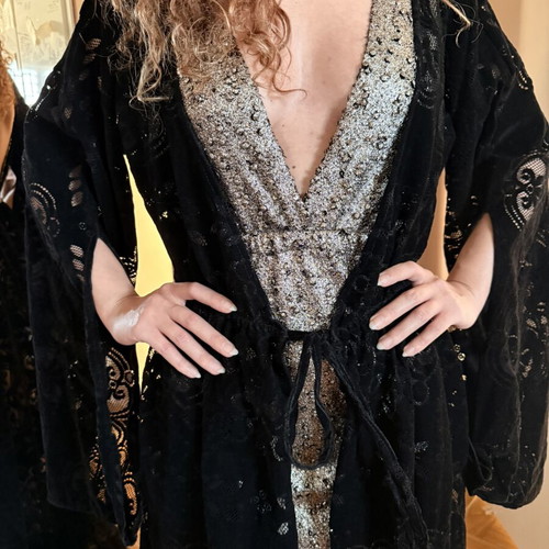 Nidodileda limited edition wrap dress set like new, black and gold