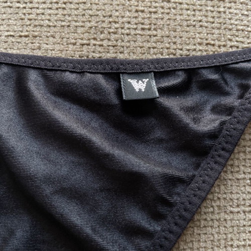 Wonderbra thong new, unworn with back detail