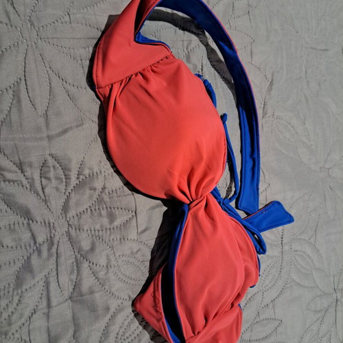 Bandeau bikini top like new with adjustable straps and front knot No S/M