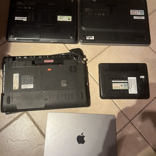 Laptop for spare parts or repair, used
