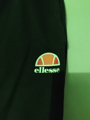 Φόρμα ellesse μεταχειρισμένη, μαύρο χρώμα, μέγεθος medium
