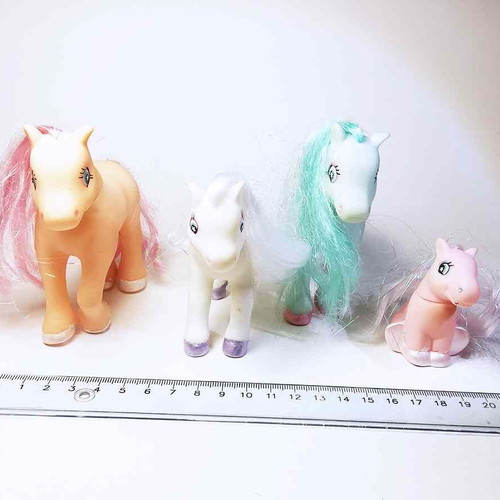 Plastic pony horses used, set