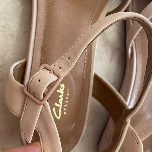Clarks women's leather sandals with flower, beige nude, size 41