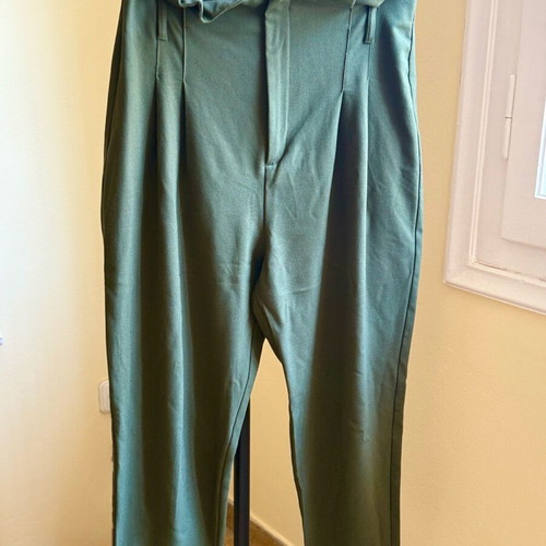 Green Bershka office pants high-waisted with detachable belt, like new