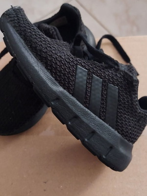 Adidas Kids Athletic Shoes Used Size 23.5 Black