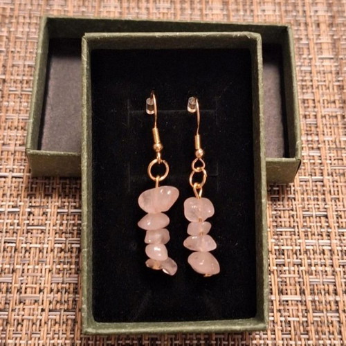 Dangling earrings with stones new, multicolored