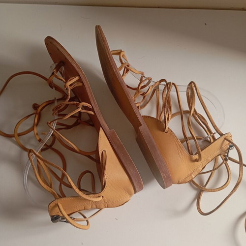 Zara leather women's sandals size 39, beige