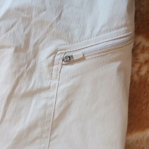 Columbia waterproof bermuda shorts size XL/2XL new beige