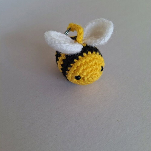 Knitted bee keychain handmade with silver ring made to order