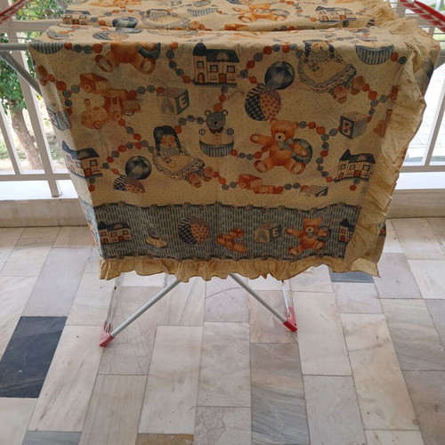 Nursery and children's room curtain like new, 1.60x2.20 m, with tape and ruffles