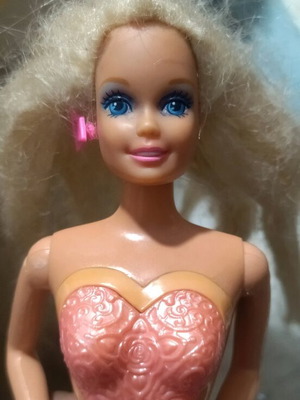 Barbie Locket Surprise 1993 collectible used