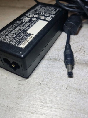 Compaq laptop power adapter used, fully functional