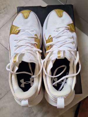 Παπούτσια Under Armour σαν καινούργια, άσπρα, νούμερο 46