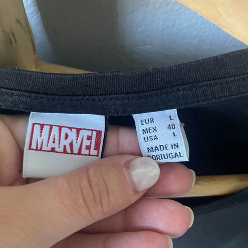 Marvel t-shirt size L like new, black