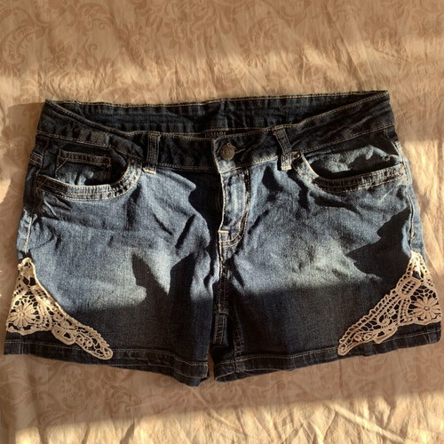 Esmara denim shorts used, size 40/L with lace details