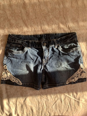 Esmara denim shorts used, size 40/L with lace details