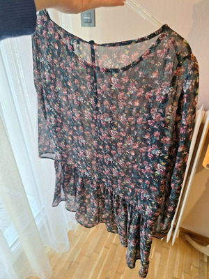 Spring floral blouse 3/4 Bershka like new, multicolor size M
